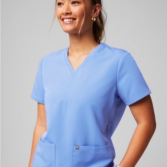 Fabletics ceil blue scrub set - Picture 6 of 8